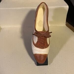 Just the Right Shoe Brogue Ballyhoo